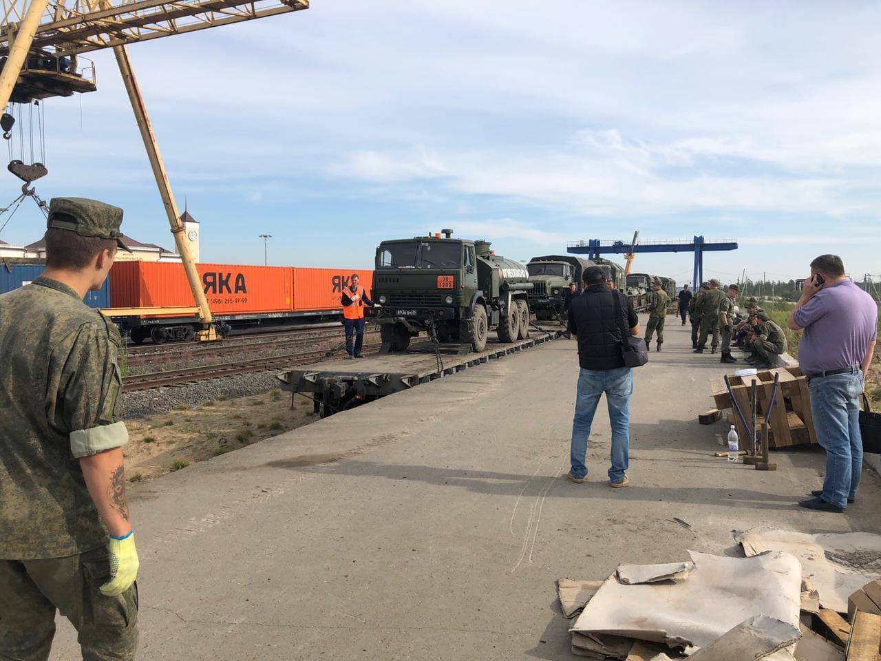 В Якутию пришло подкрепление из других регионов и военная техника Минобороны