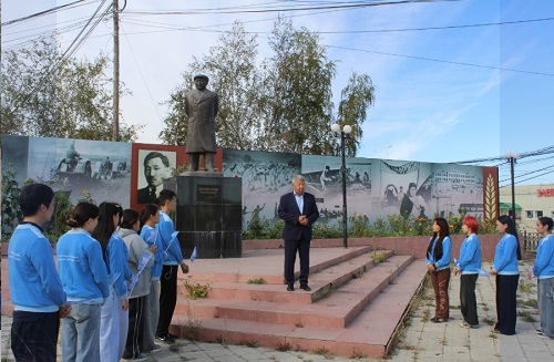 Памятник